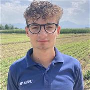 studente di precision farming offre ripetizione personalizzate di matematica